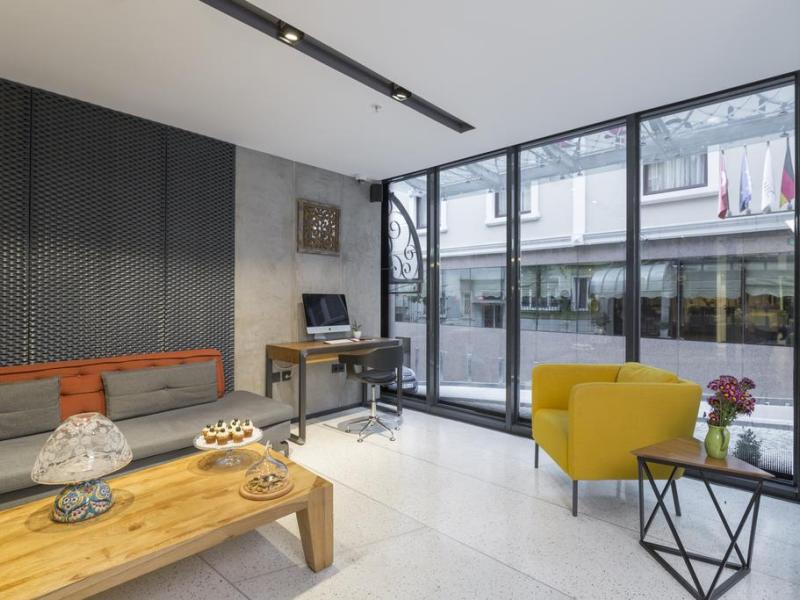 Lampa Design Hotel