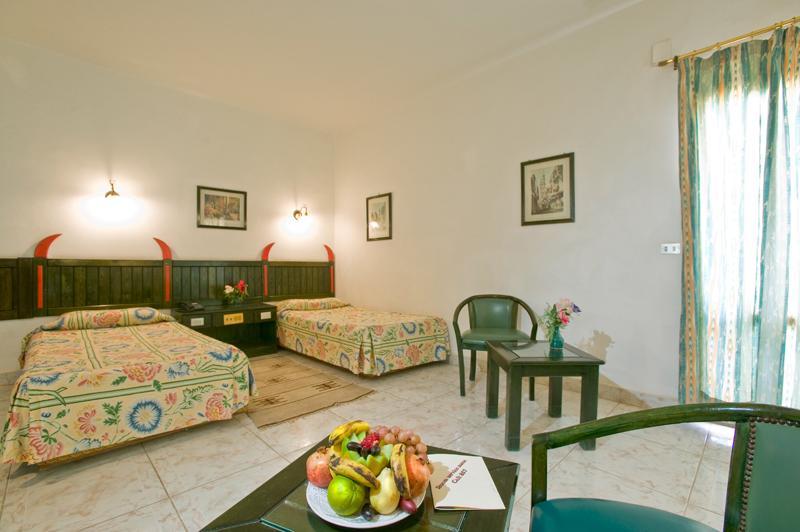 El Samaka Desert Inn