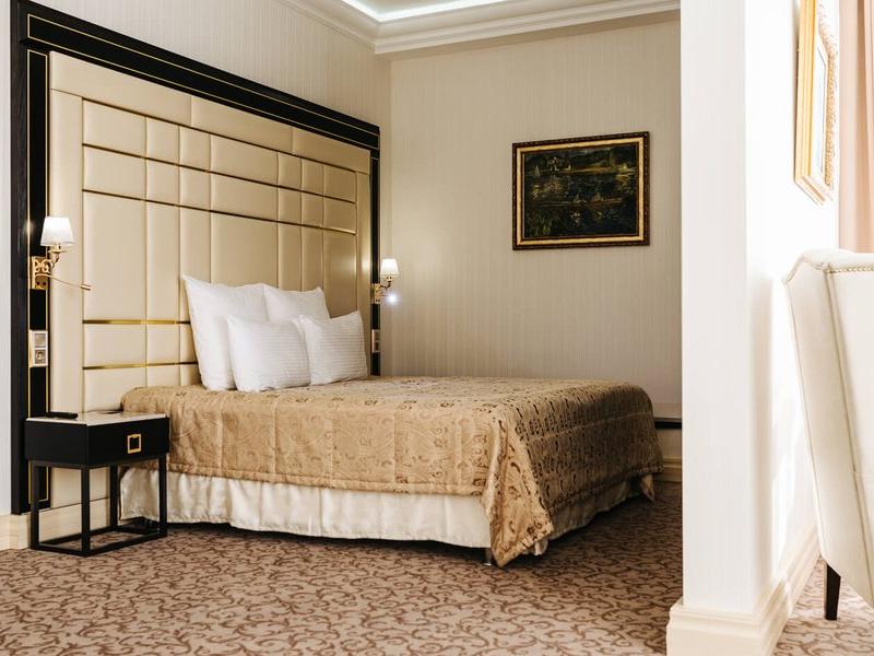 7 Avenue Hotel & SPA