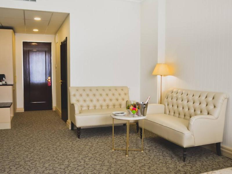 7 Avenue Hotel & SPA