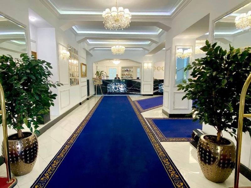 7 Avenue Hotel & SPA