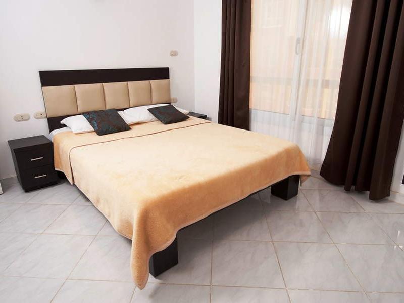 Desert Pearl Apartments