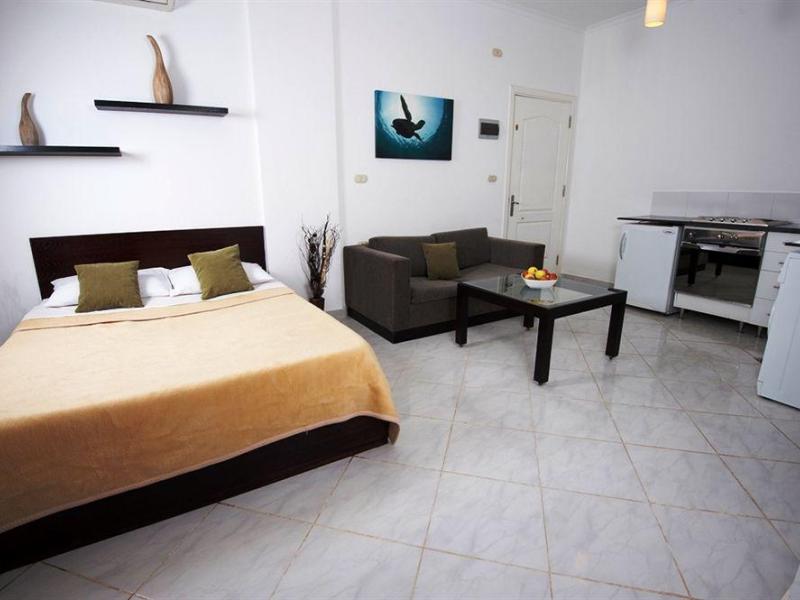 Desert Pearl Apartments