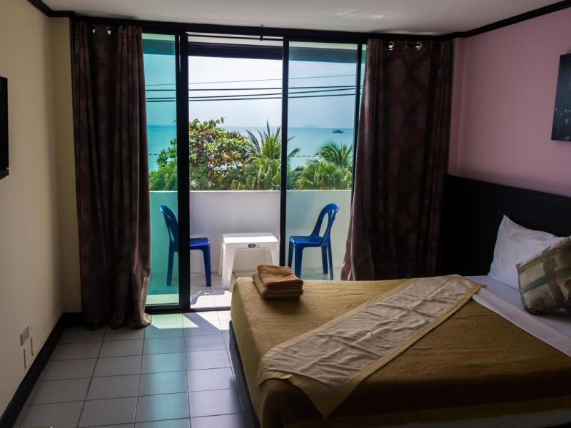 Happy Jomtien - Beachfront