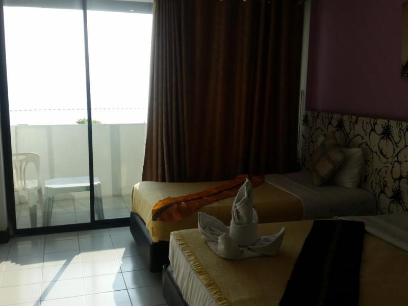 Happy Jomtien - Beachfront