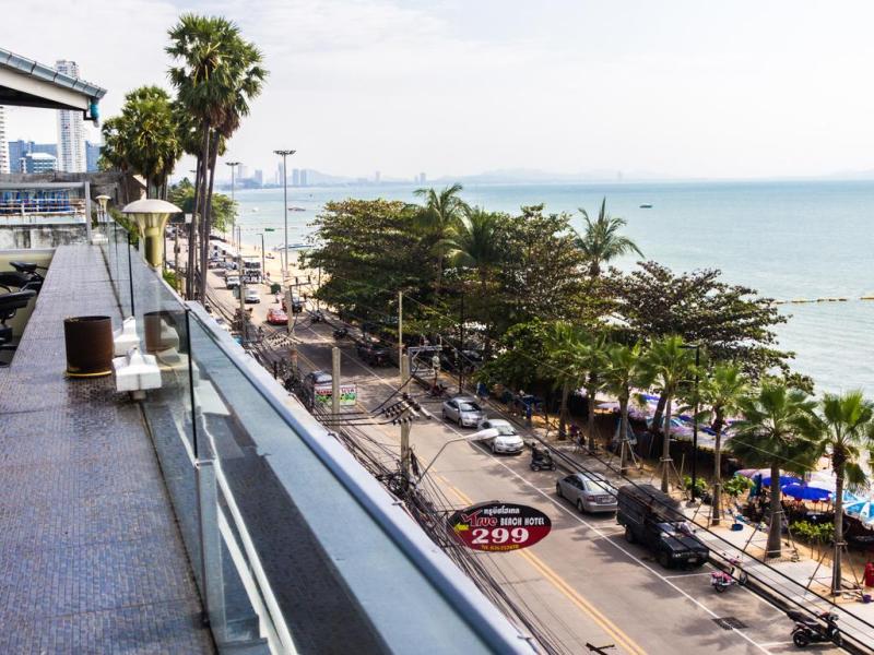 Happy Jomtien - Beachfront
