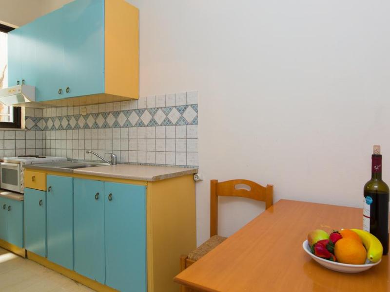 Elina Hotel