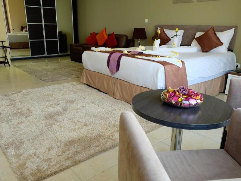 Magnum Hotel & Suites West Bay