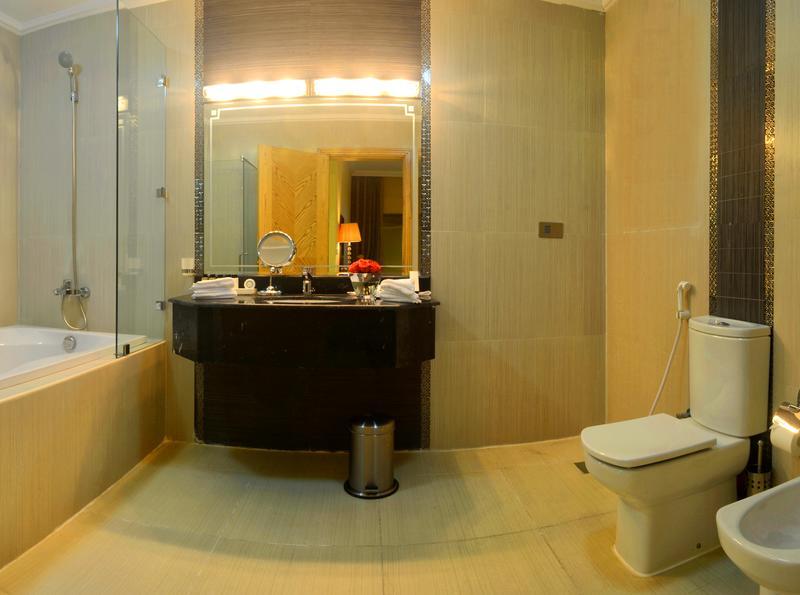 Magnum Hotel & Suites West Bay