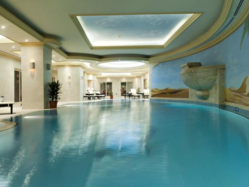 Magnum Hotel & Suites West Bay