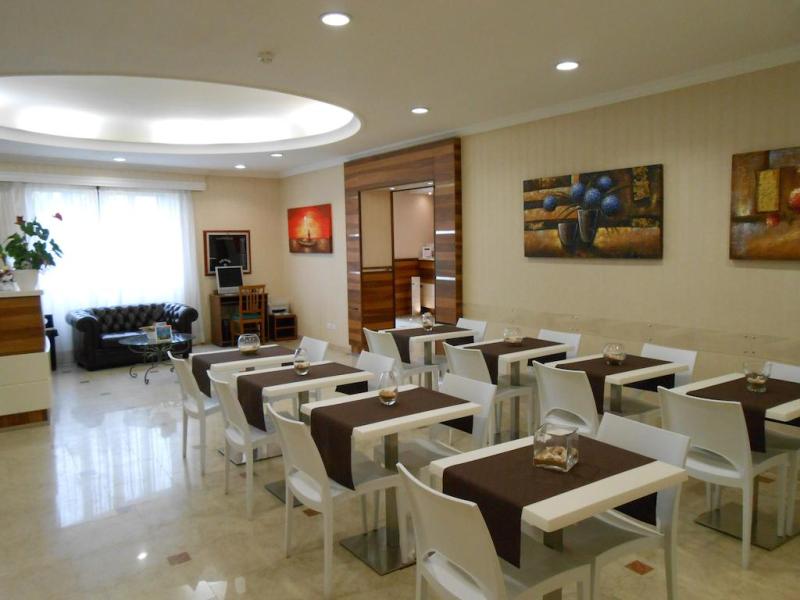 The Hotel Riviera, Sure Hotel Collection by Best Western