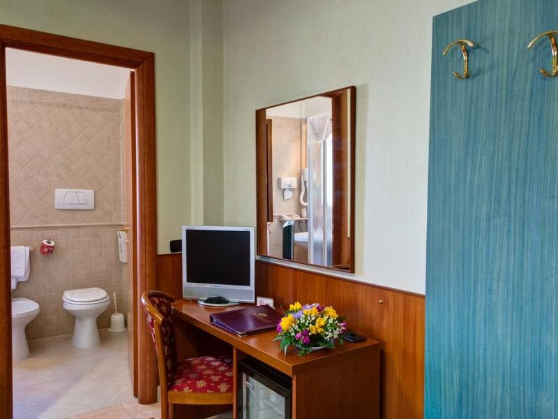 The Hotel Riviera, Sure Hotel Collection by Best Western