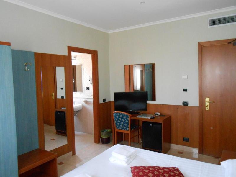 The Hotel Riviera, Sure Hotel Collection by Best Western