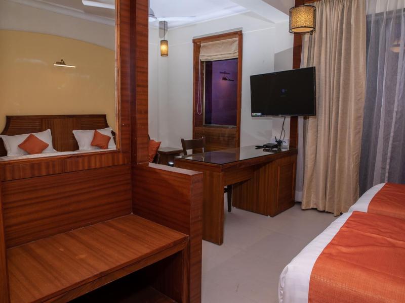 Sea Breeze Max Resort & Spa