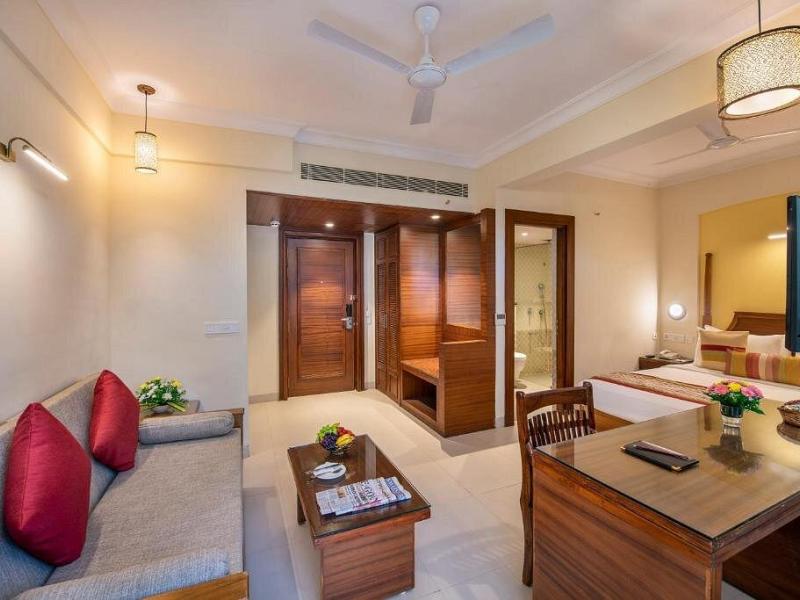 Sea Breeze Max Resort & Spa