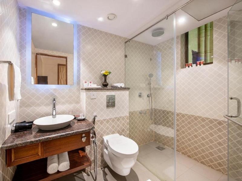 Sea Breeze Max Resort & Spa