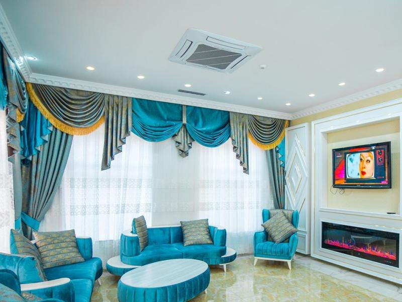 White Boutique Hotel