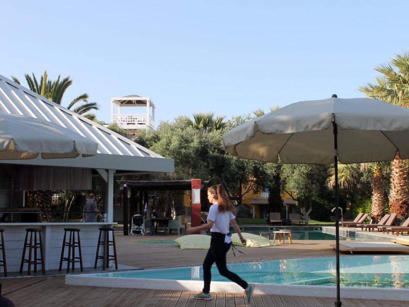 Despotiko Apartment Hotel & Suites