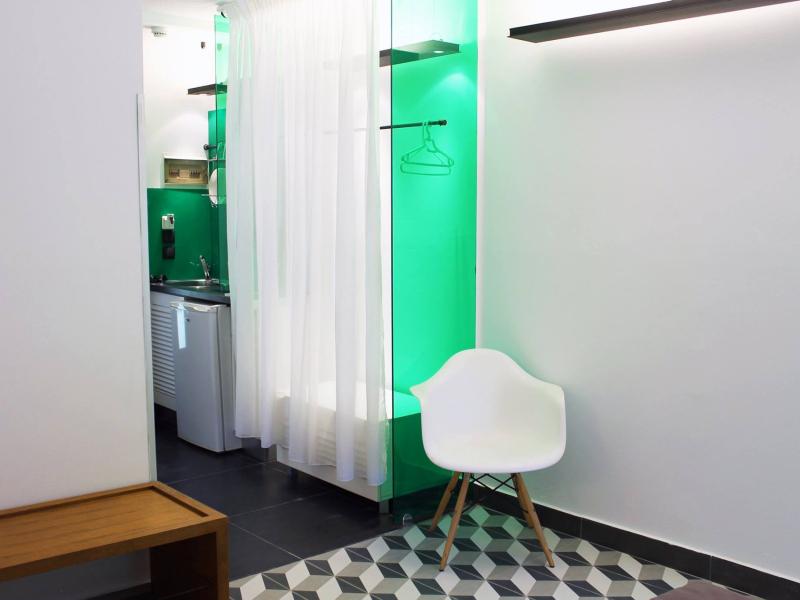 Despotiko Apartment Hotel & Suites