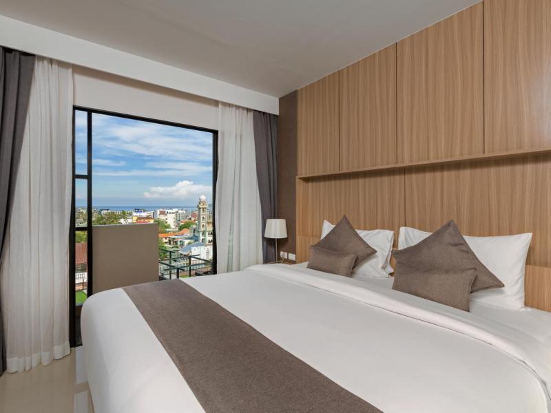 The Bay Exclusive Hotel