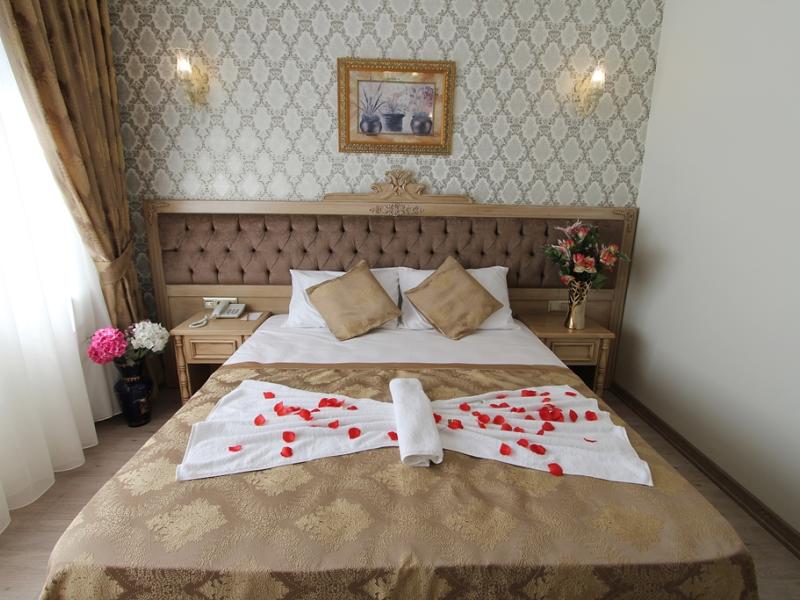 Apple Tree Hotel