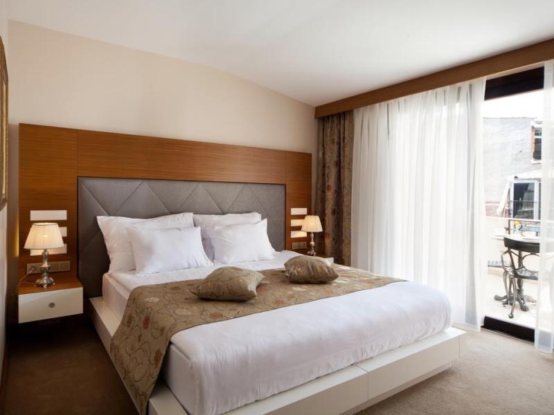 Gravis Suites Hotel