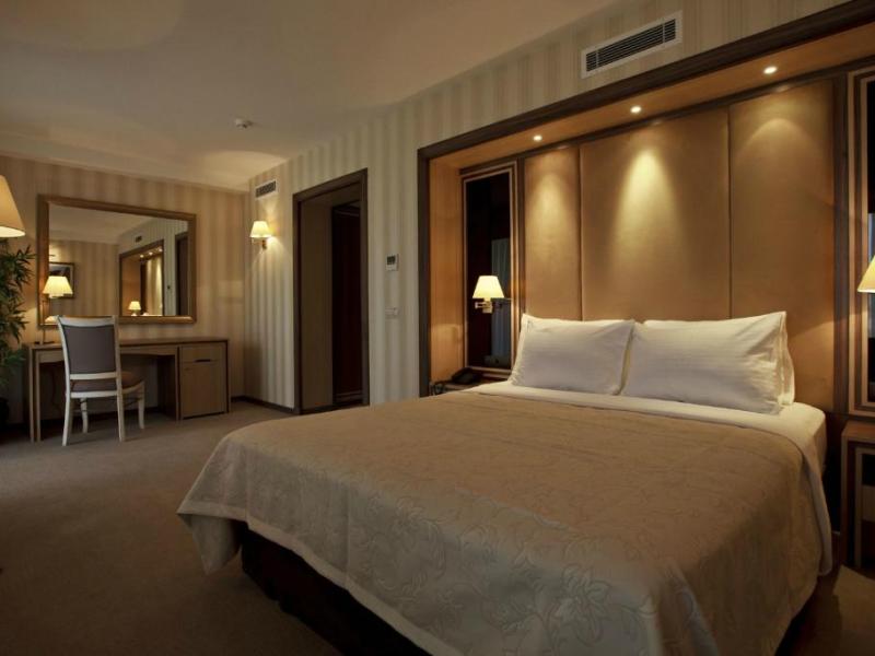 Shirvan Hotel & Spa