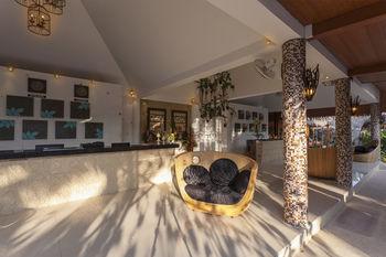 Dhevan Dara Resort & Spa