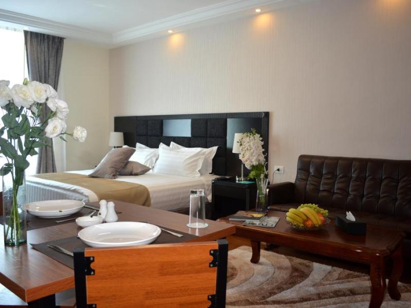 Tilal Almadina Hotel & Suites