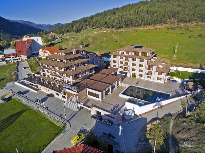 Vella Hills Park & Spa Hotel