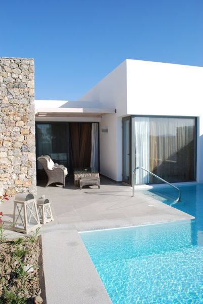 Diamond Deluxe Hotel