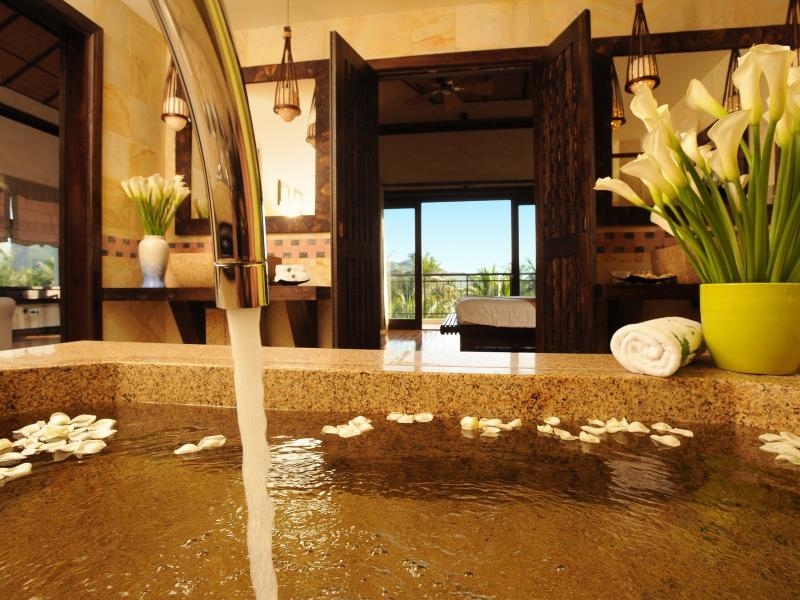 Diamond Bay Resort & Spa in Nha Trang City