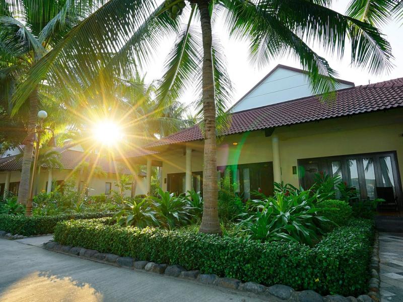 Diamond Bay Resort & Spa in Nha Trang City