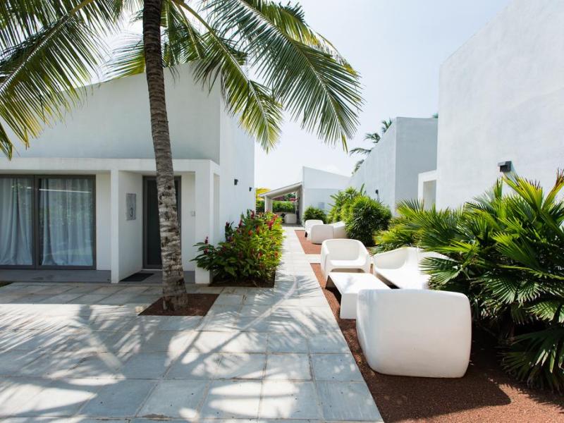 Global Surf Lodge Kabalana