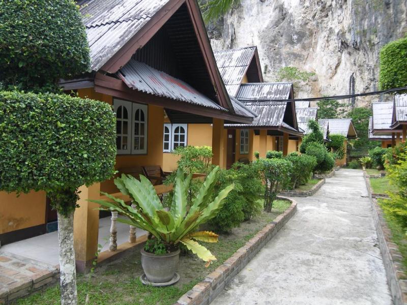 Diamond Cave Resort