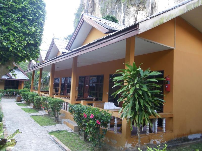 Diamond Cave Resort