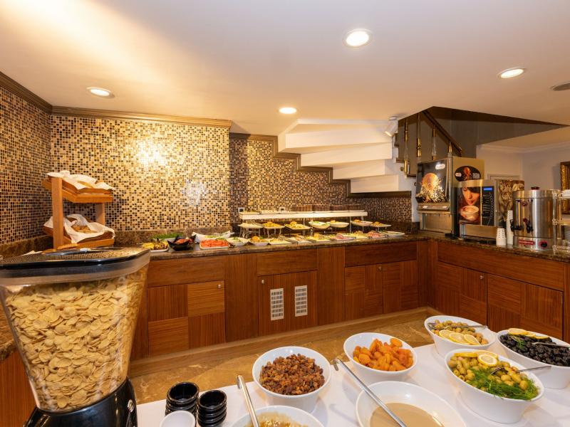 Crestium Prime Square Hotel