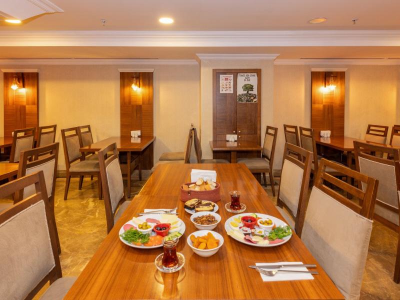 Crestium Prime Square Hotel