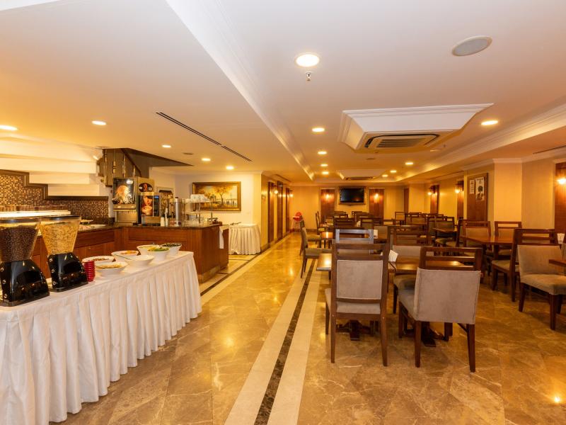 Crestium Prime Square Hotel