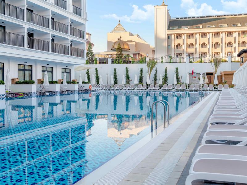 Side Royal Style Hotel