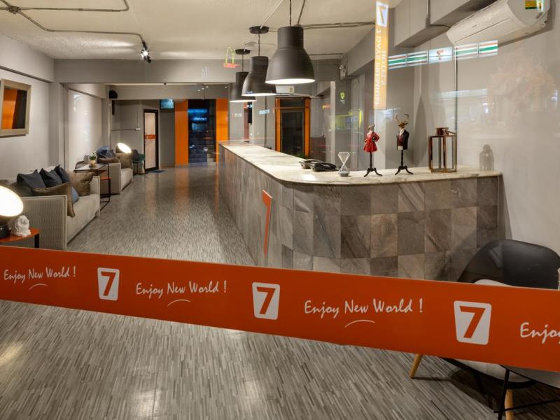 7 Days Premium Hotel