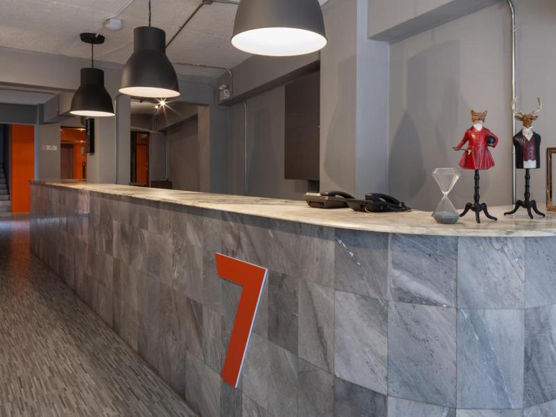 7 Days Premium Hotel