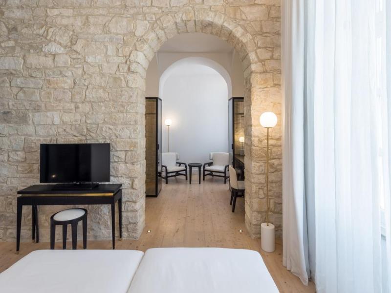 Sir Paul Boutique Hotel