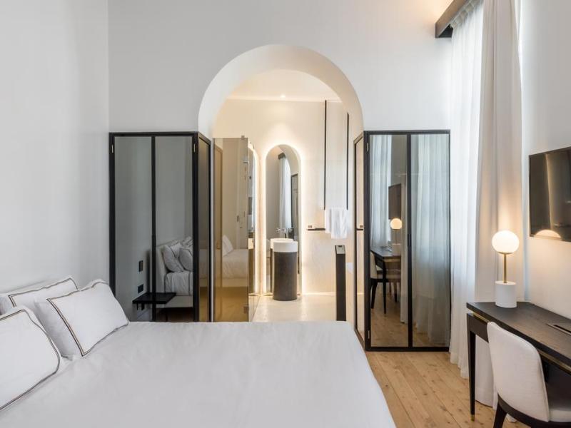 Sir Paul Boutique Hotel