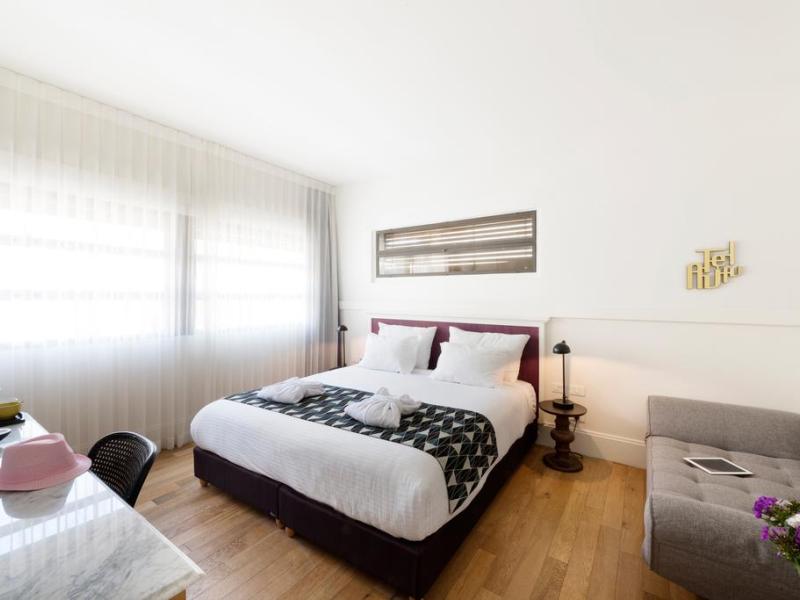 Lily & Bloom Boutique Hotel