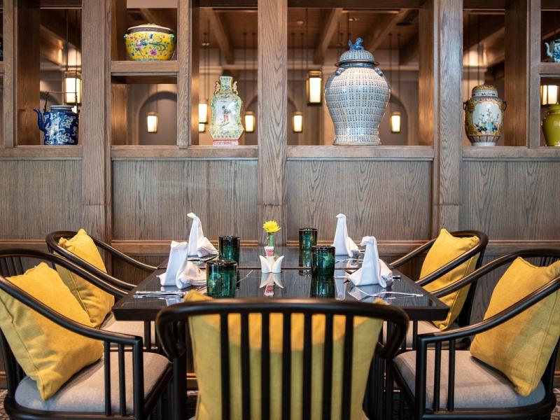 Ramada Plaza by Wyndham Chao Fah