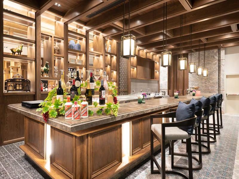 Ramada Plaza by Wyndham Chao Fah