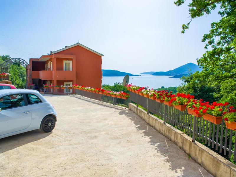 Alessandra Apartments 