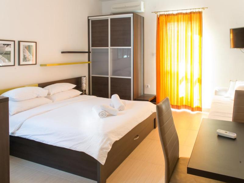 Alessandra Apartments 