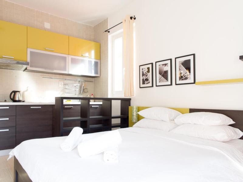 Alessandra Apartments 